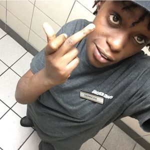 Meet your Posher, Derricka